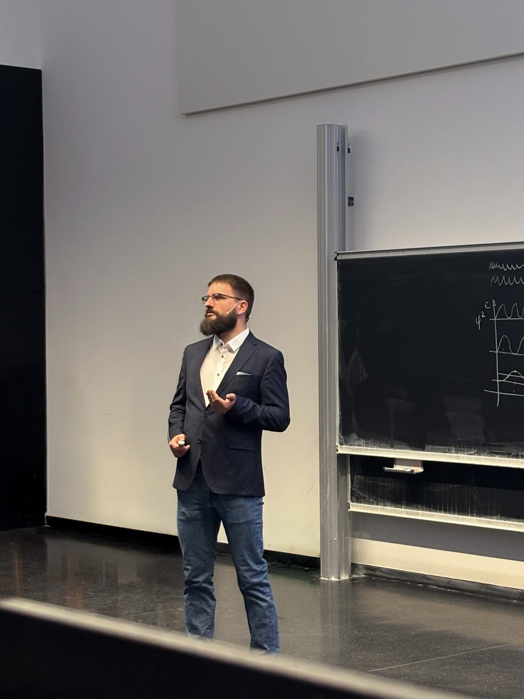 Dr. Falko Baustian presenting SPOC-AI at the AI colloquium of the University of Rostock